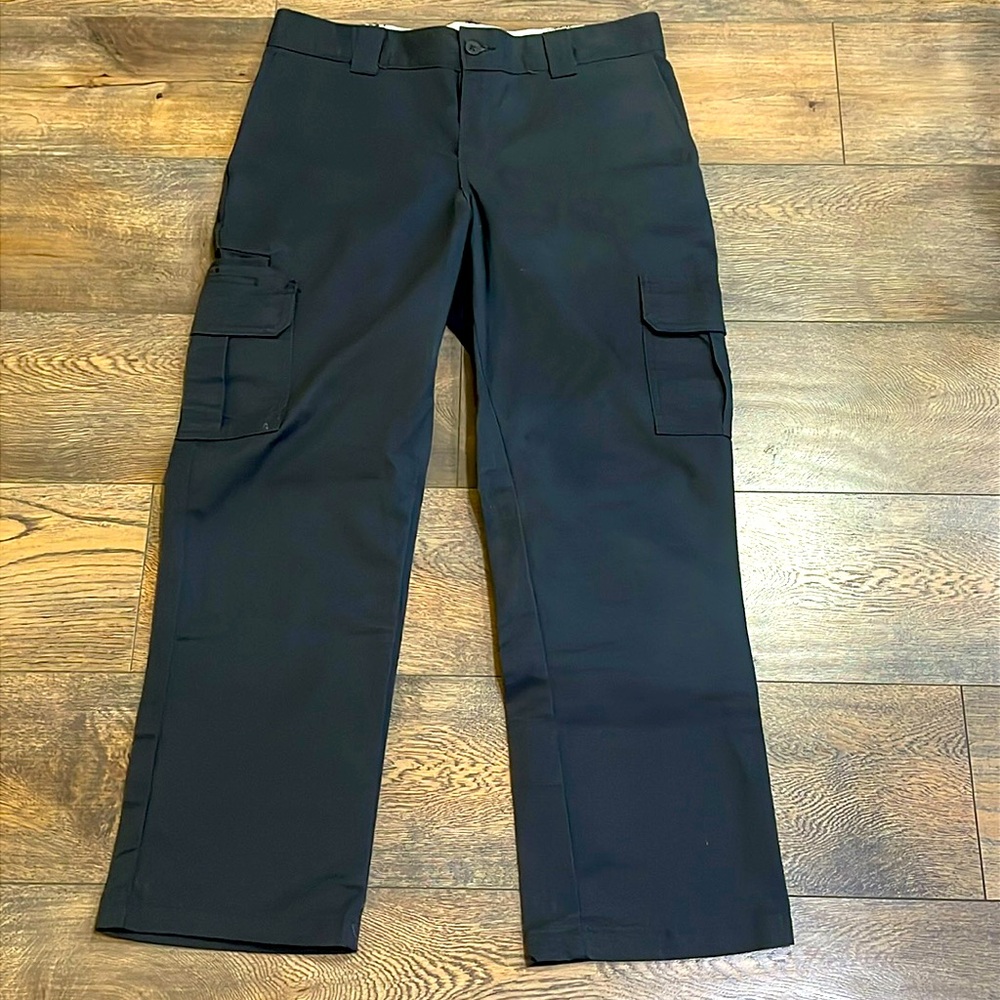 Dickies regular straight, black cargo pants new no tags 34 x 30